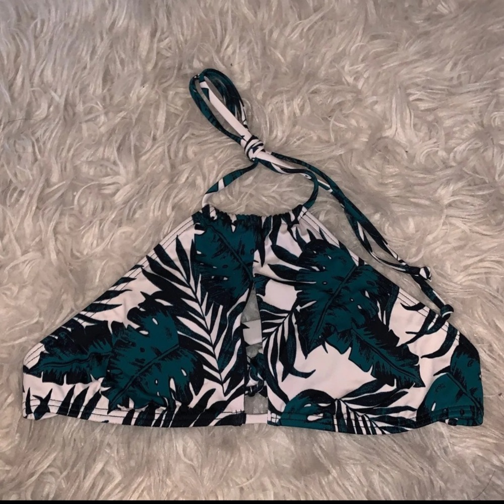 Halter bikini top